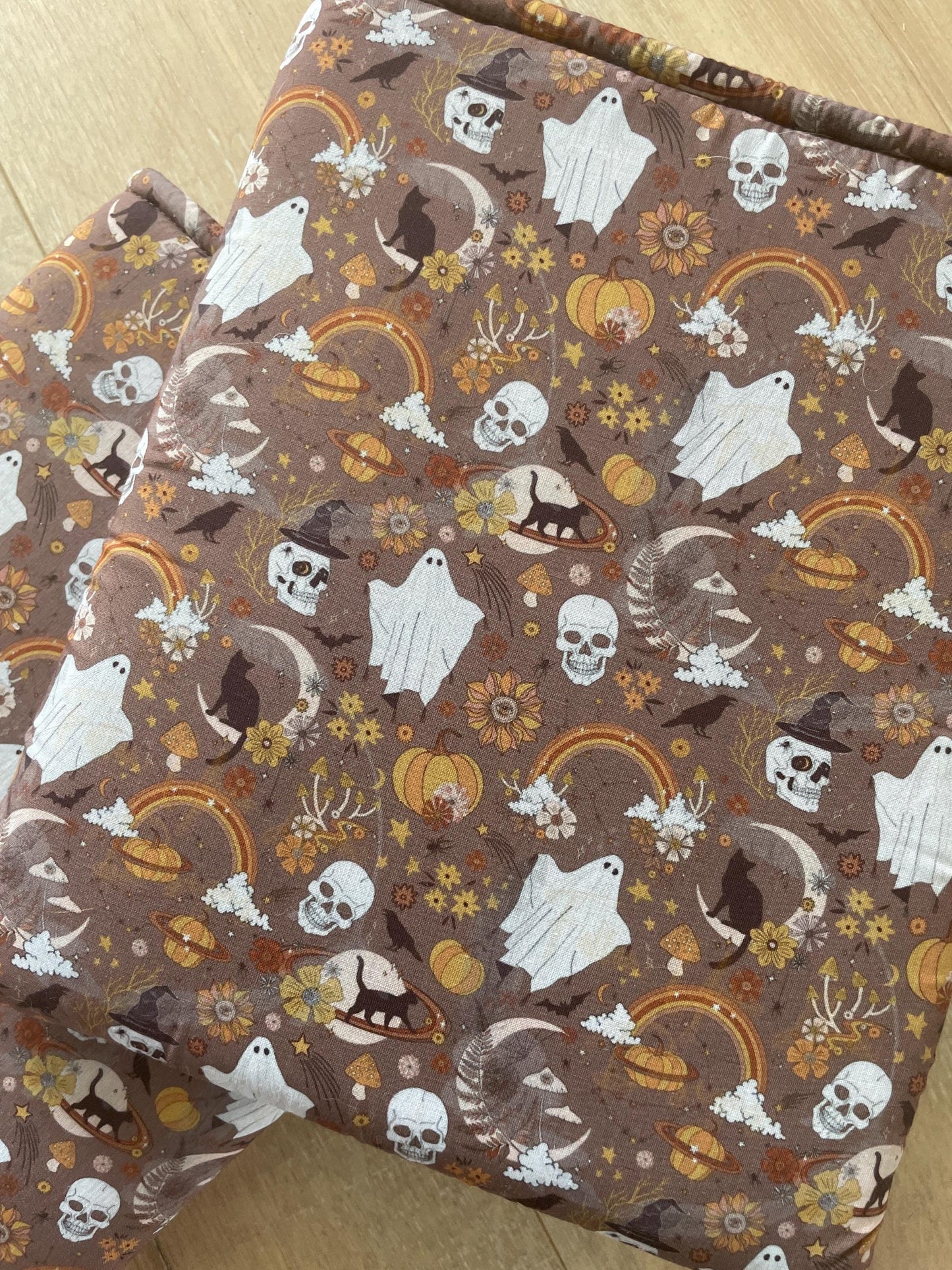 BOOKSLEEVE, Pochette à livre, inspiration Fantôme. Format broché//Paperback format