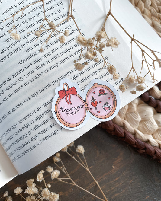 STICKERS - autocollant inspiration « Romance Reader médaillon »