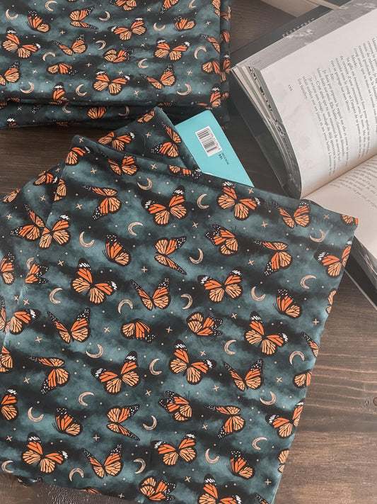 BOOKSLEEVE - Pochette à livre, inspiration papillon automne. Format broché//Paperback format